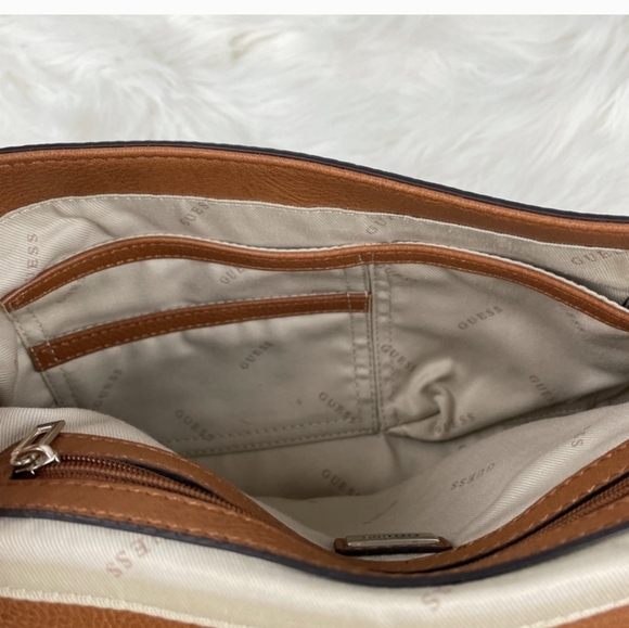 New GUESS Fynn Crossbody Flap Purse Bag. This bag is very pretty.It's everything - Picture 9 of 14
